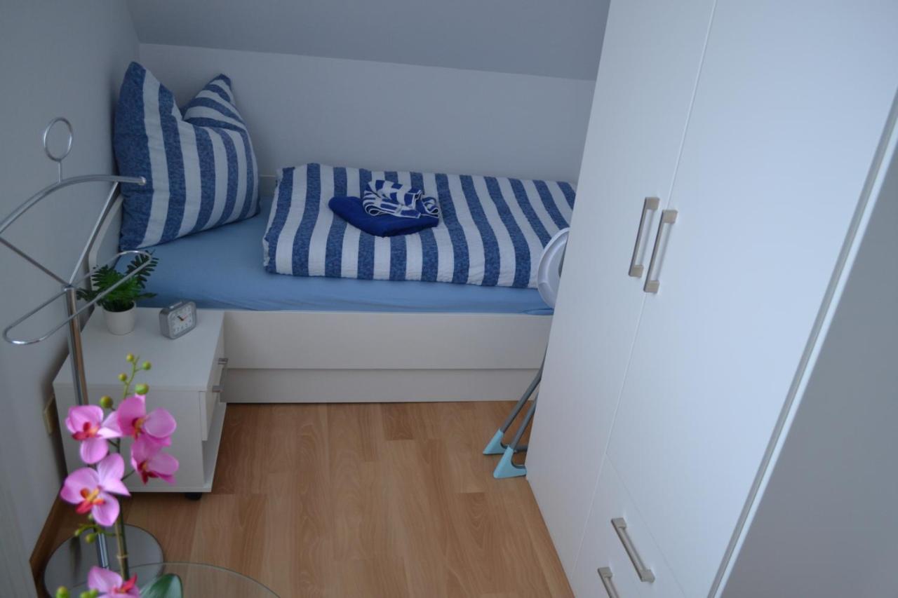Ferienhaushaelfte Harmonie Wyk auf Föhr Exterior foto